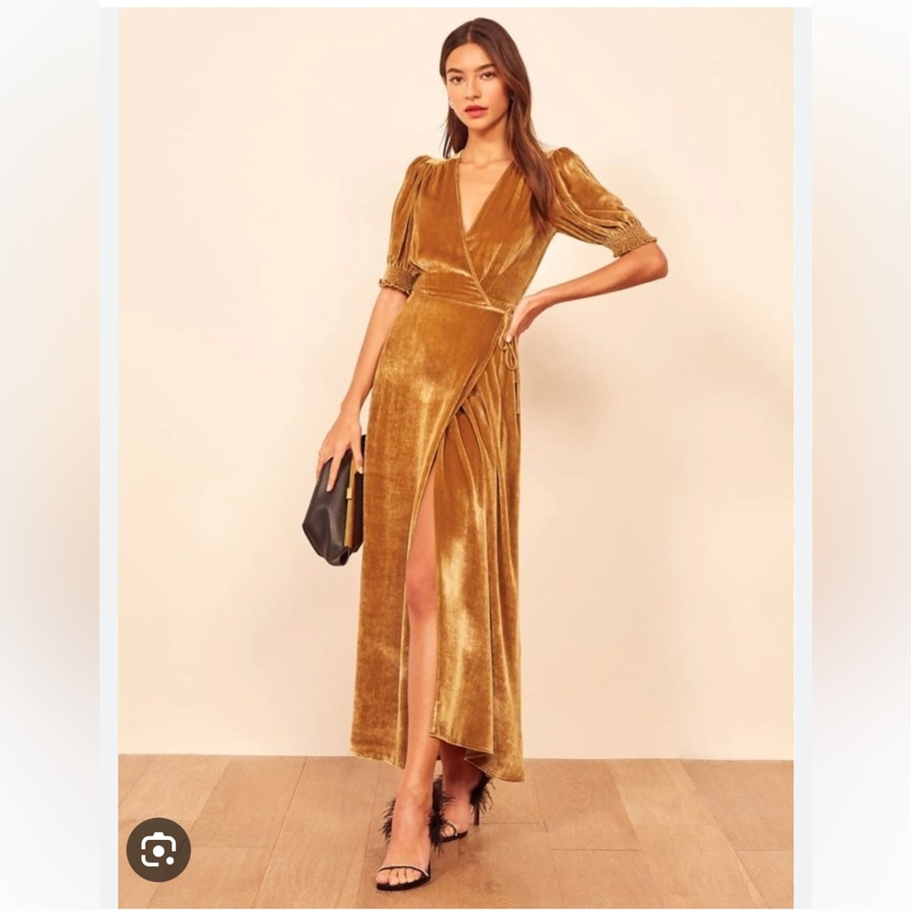 NWT Reformation Peonie Gold Velvet dress - XS
